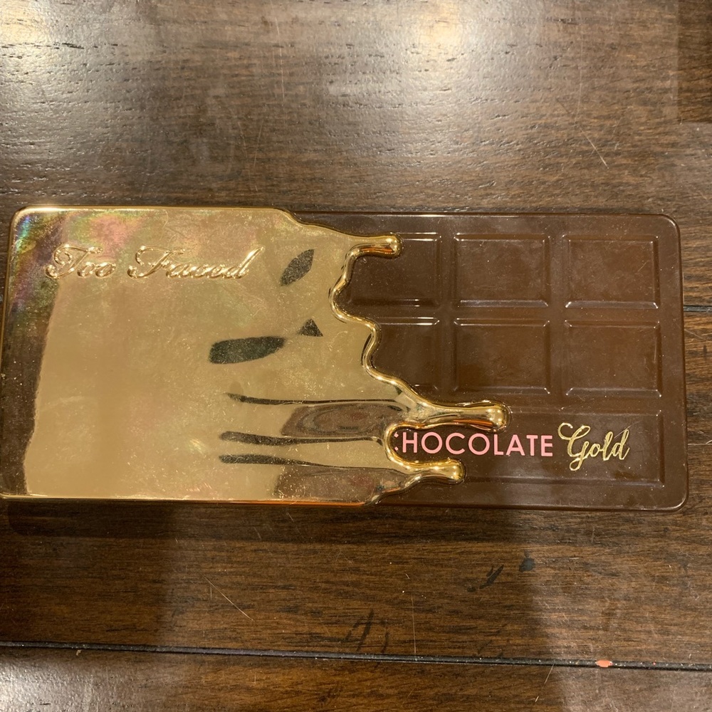 Too faced chocolate gold eyeshadow
